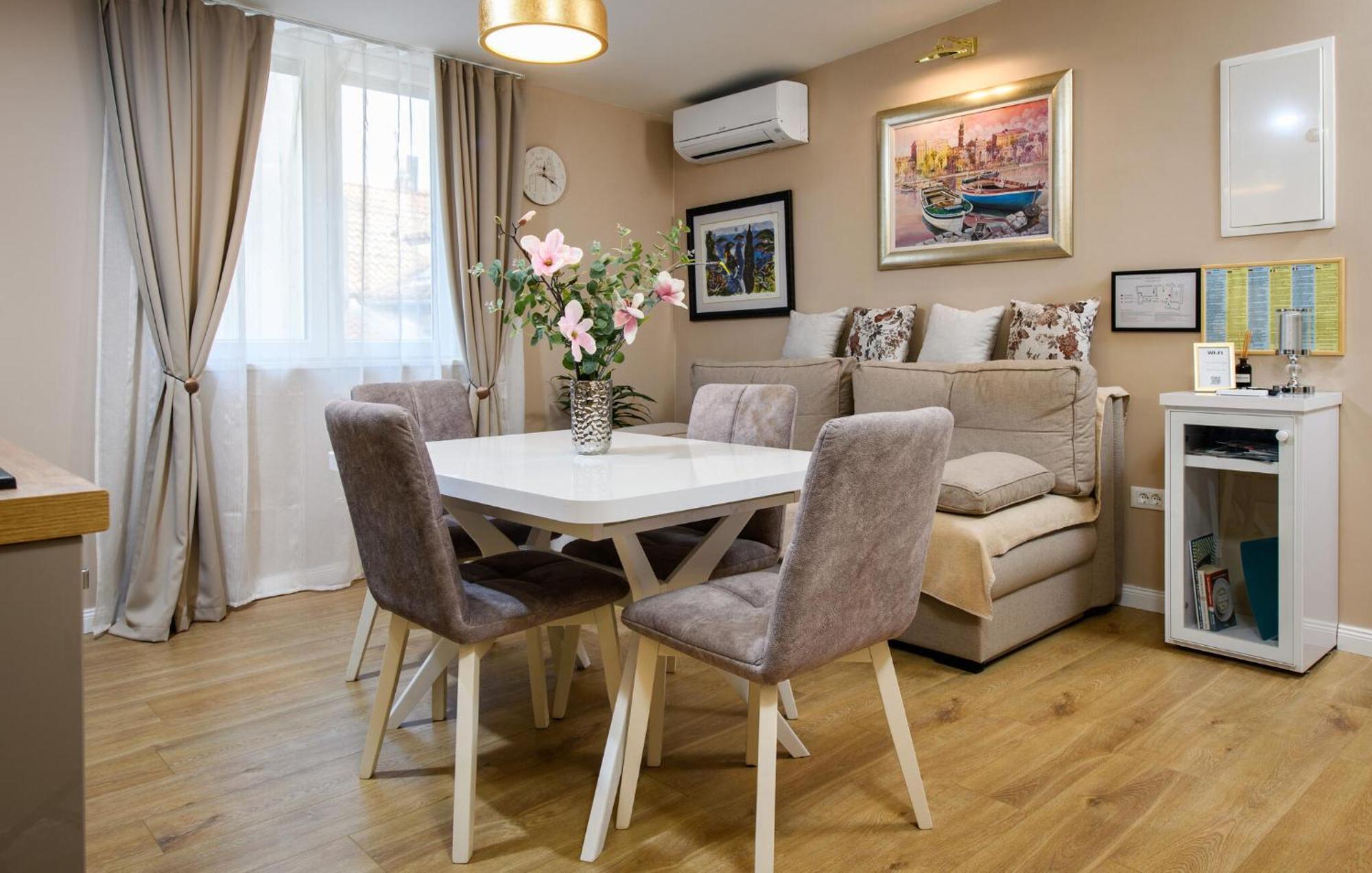 Lovely In With Wifi Appartement Split