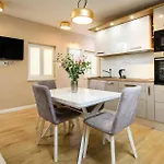 Lovely Apartment In Split With Wifi